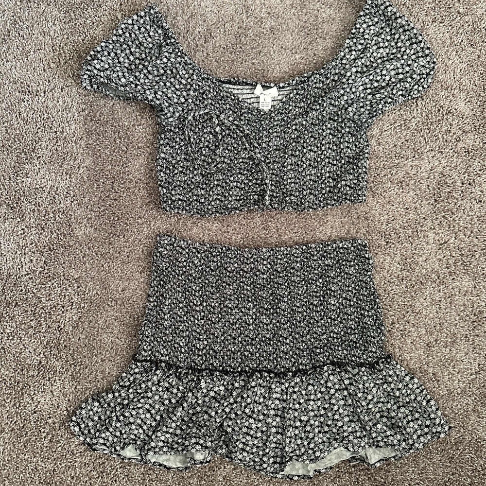 Two piece skirt set